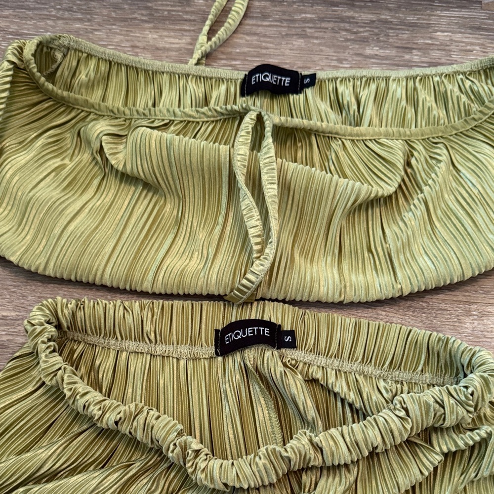 Pleated Halter Top and Shorts Set in Green - Picture 3 of 5